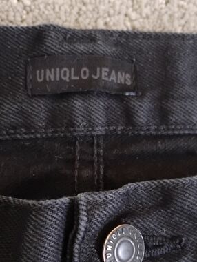 Uniqlo Men’s Black Denim Jeans - Straight Style
